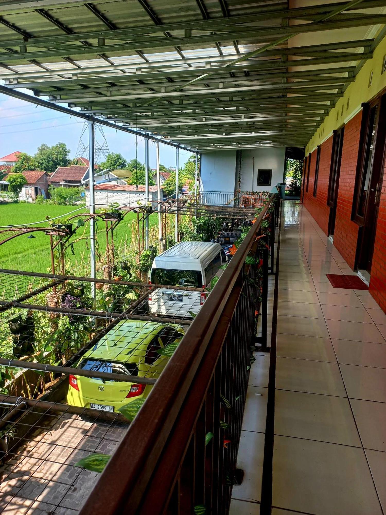 Hotel Omah Cepit Exterior photo